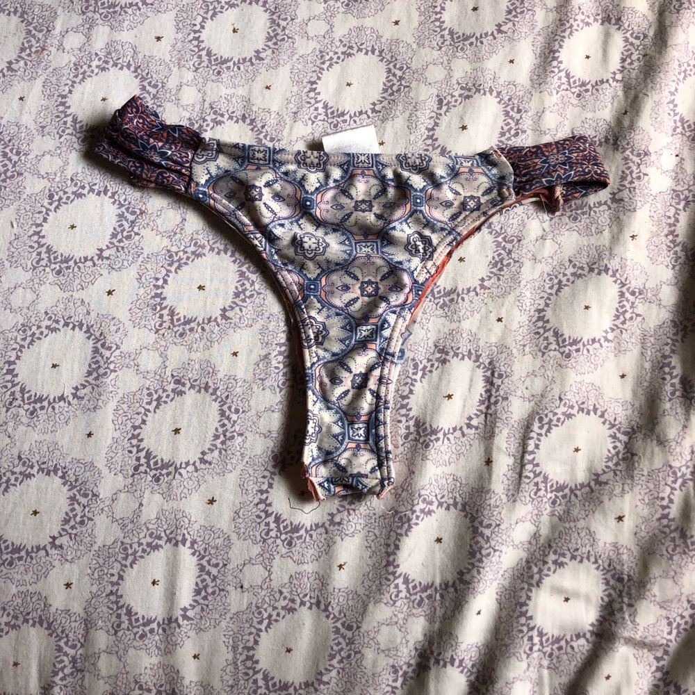 Bikini bottoms